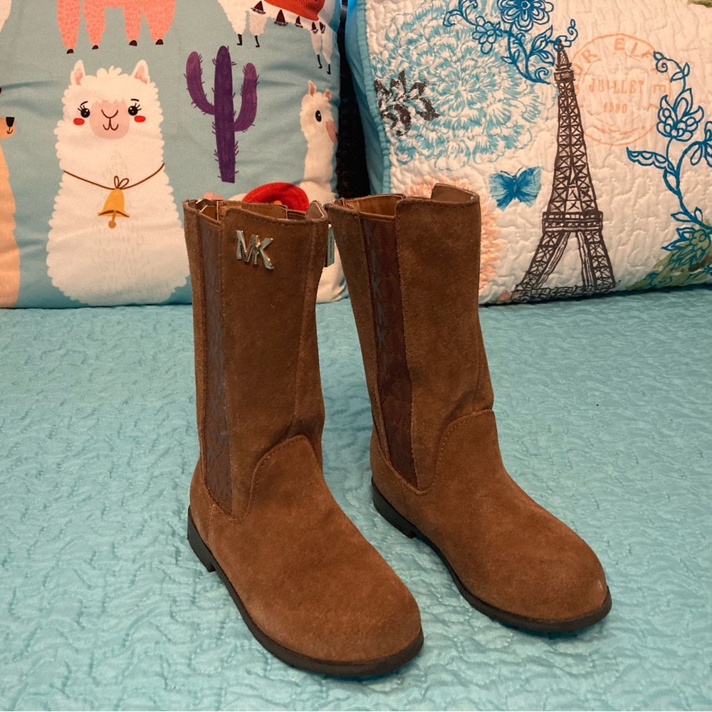 Michael Kors toddler size 8 suede boots, barely used….excellent condition.